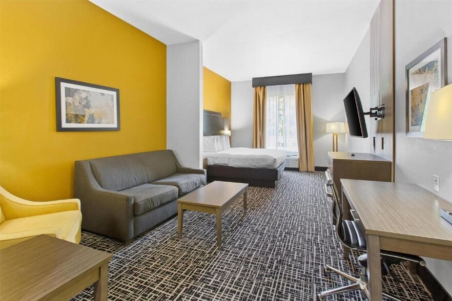 More Photos Of 13600 Hartman Ln, Walker Hotel For Sale