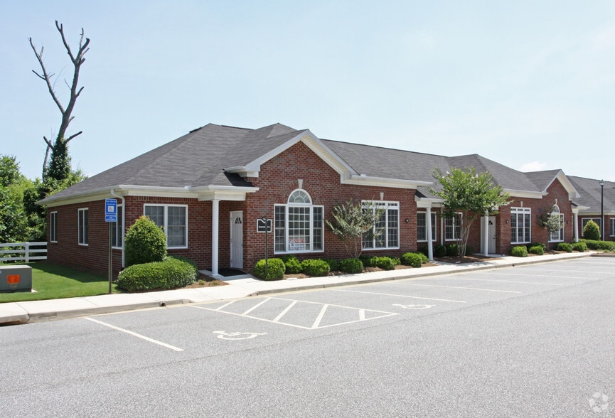 More Photos Of 2450 Atlanta Hwy, Cumming Office For Lease