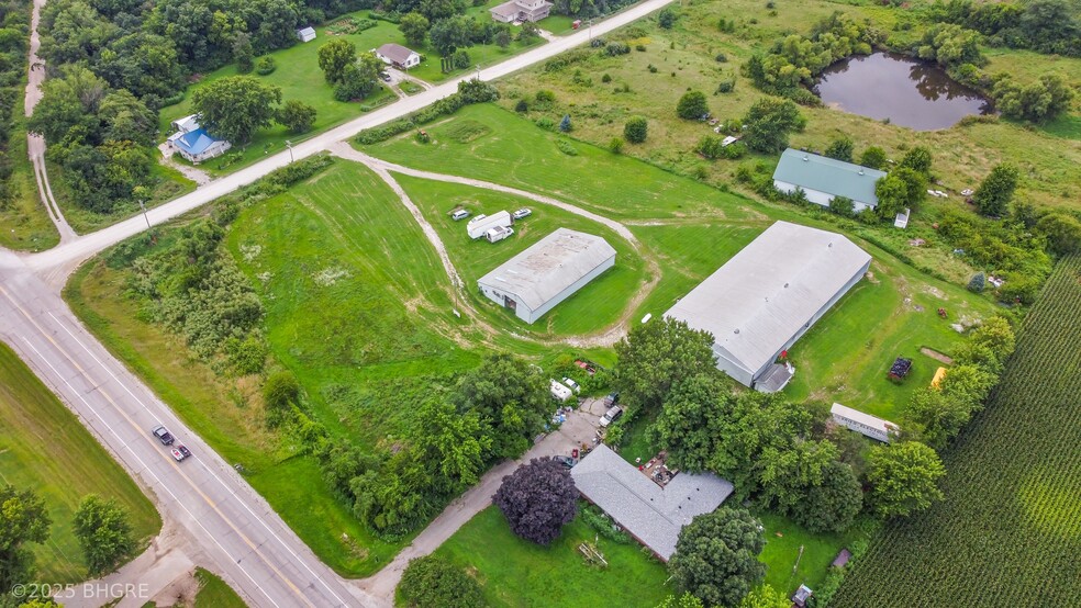 More Photos Of 1247 Illinois Dr, Knoxville Sports And Entertainment For Sale