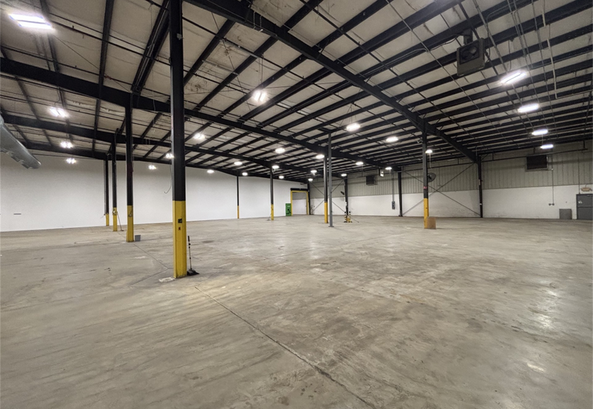 More Photos Of 100 Industrial Rd, Red Springs Manufacturing For Lease