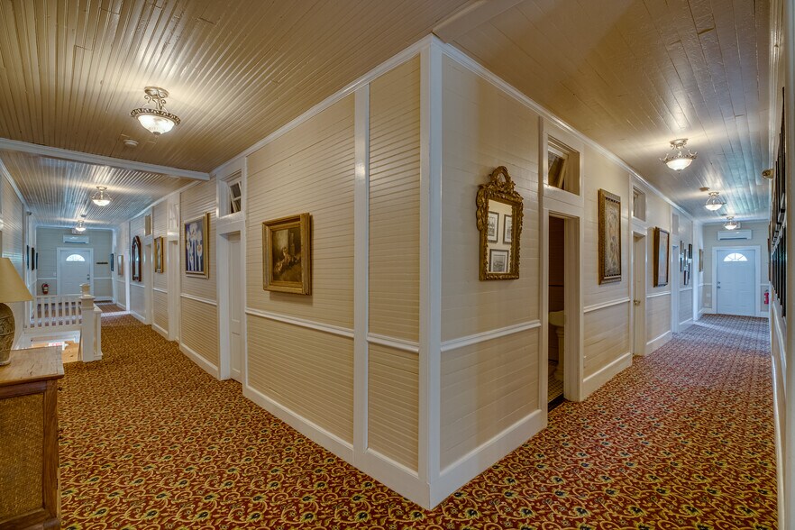 More Photos Of 107 N Broadway St, Fellsmere Hotel For Sale