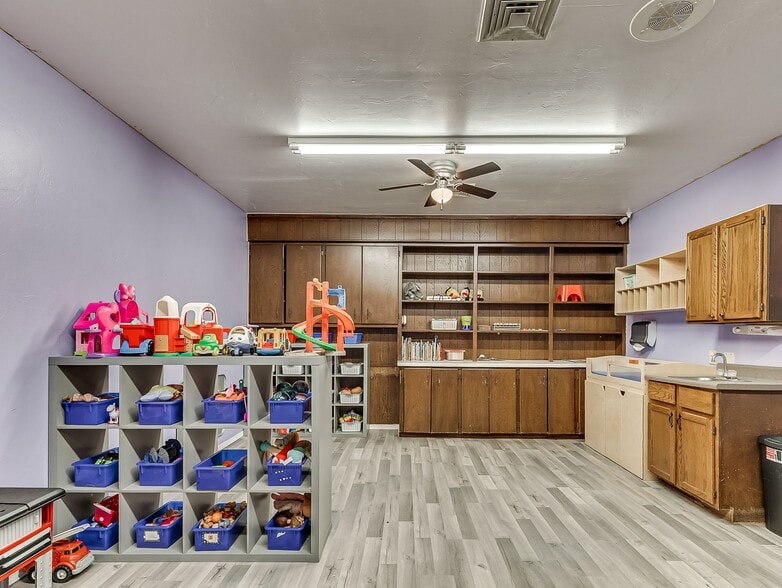 More Photos Of 1419 W London St, El Reno Religious Facility For Sale