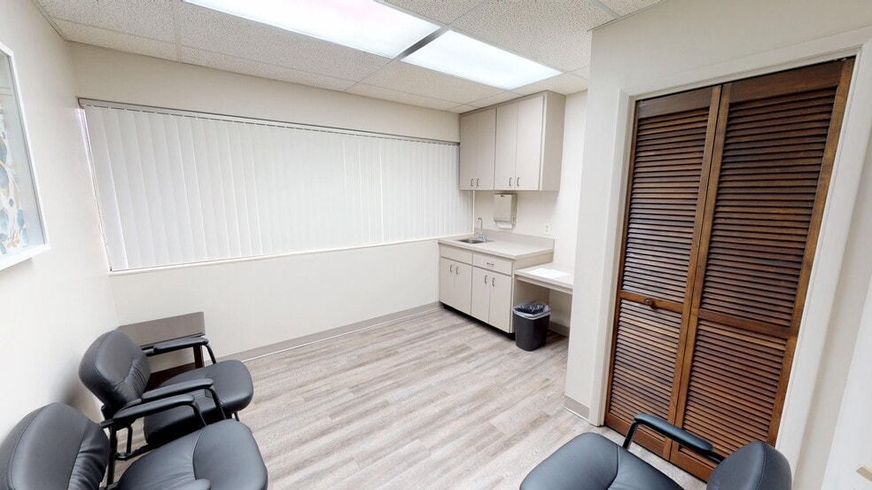 More Photos Of 4710 N Habana Ave, Tampa Medical For Sale