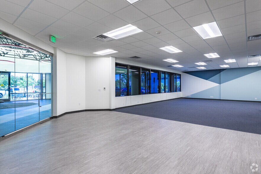 More Photos Of 5575 Ruffin Rd, San Diego Unknown For Lease