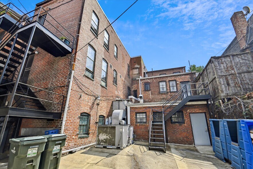 More Photos Of 707-709 8th St SE, Washington Storefront Retail Office For Sale