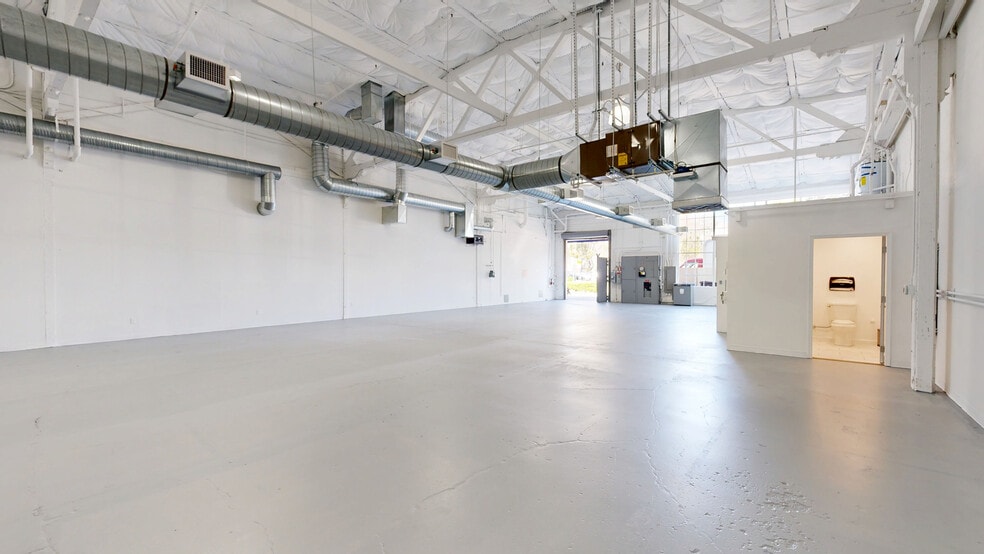 More Photos Of 1311-1425 63rd St, Emeryville Distribution For Lease