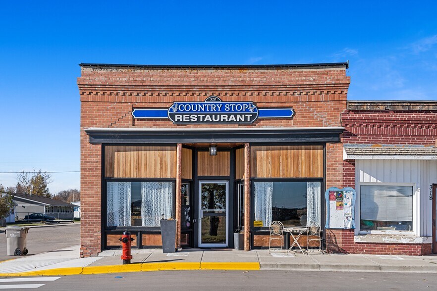 Primary Photo Of 320 Railway Ave, Granum Restaurant For Lease