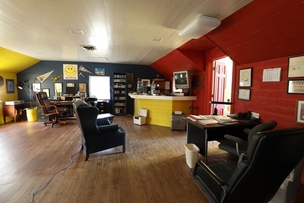 More Photos Of 600 Crockett Cir, Paris Specialty For Sale