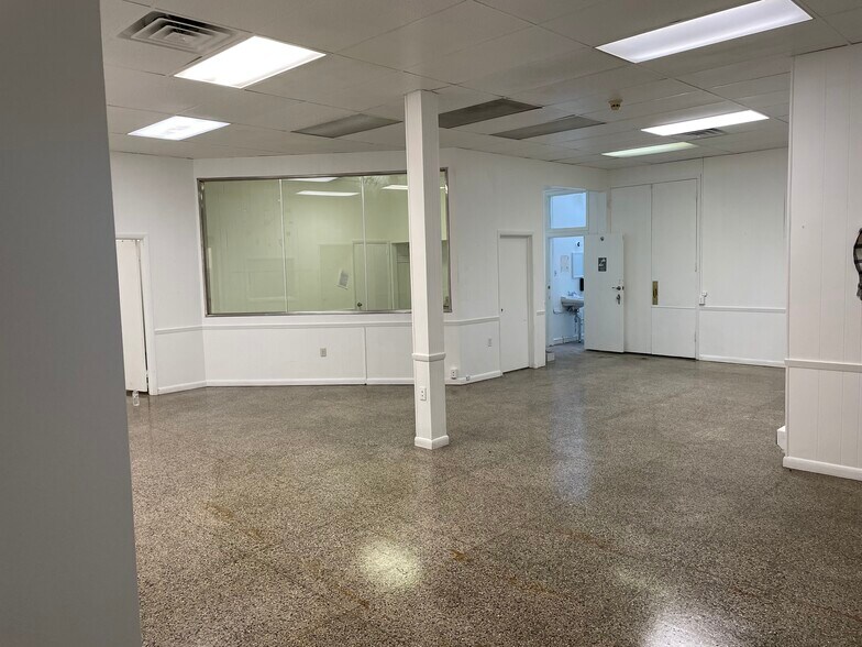 More Photos Of 163-171 W Wyoming Ave, Philadelphia Warehouse For Lease