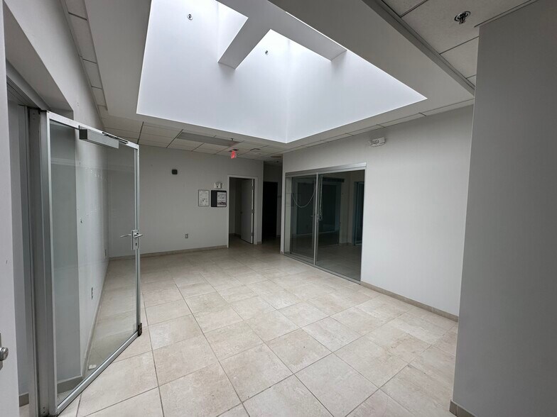 More Photos Of 15162 S Commerce Dr, Dearborn Research And Development For Sale