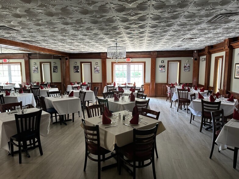 More Photos Of 959 Route 202-206 Hwy, Bridgewater Restaurant For Lease