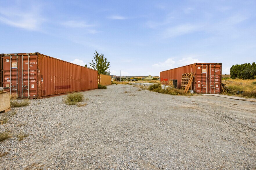 More Photos Of 7425 W Clearwater Ave, Kennewick Freestanding For Sale