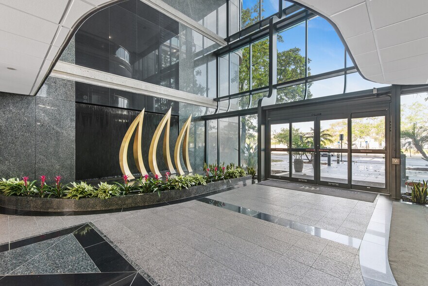 More Photos Of 18167 US Highway 19 N, Clearwater Office For Lease