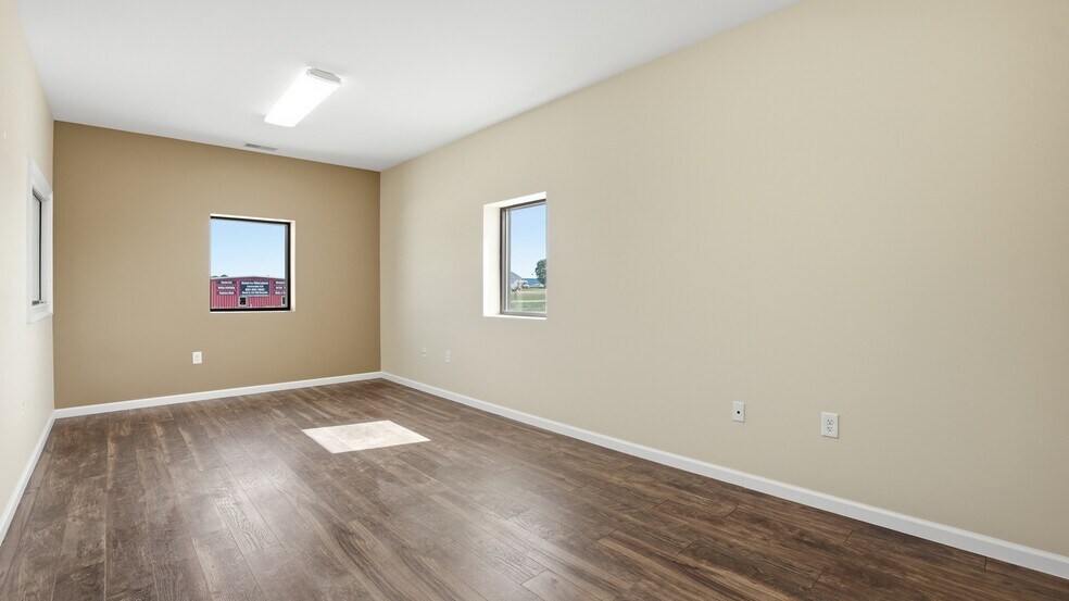 More Photos Of 1087 Aedc Rd, Winchester Industrial For Lease