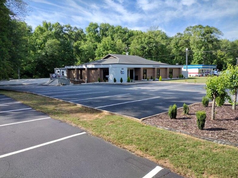 Primary Photo Of 406 E Butler Rd, Mauldin Showroom For Lease