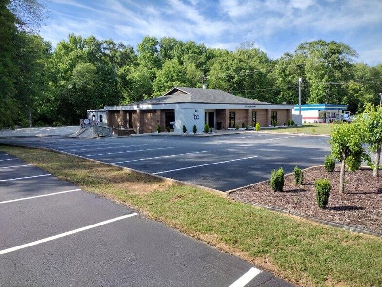 Primary Photo Of 406 E Butler Rd, Mauldin Showroom For Sale