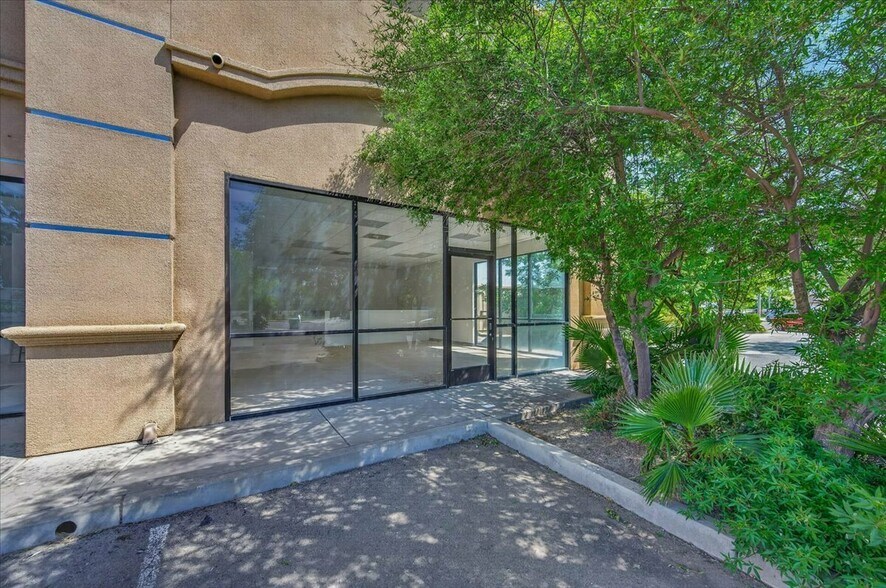 More Photos Of 8339 W Elm Ave, San Joaquin General Retail For Lease