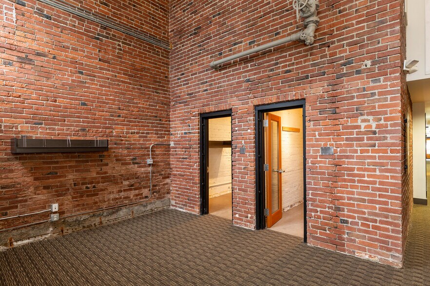 More Photos Of 2420 2nd Ave, Seattle Storefront Retail Office For Sale