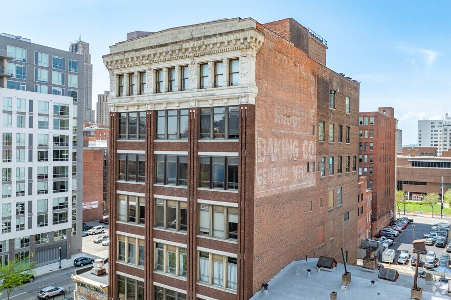 More Photos Of 817 Main St, Cincinnati Coworking Space