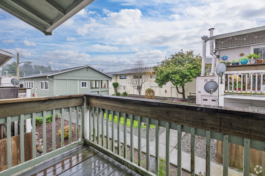 More Photos Of 1895 H St, Arcata Apartments For Sale