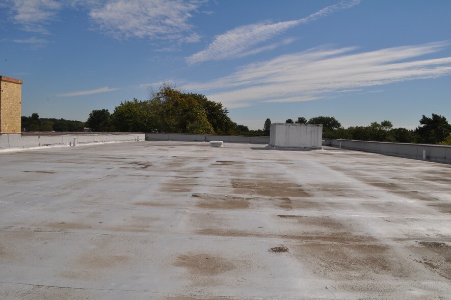 More Photos Of 22 Lawrence Ave, Smithtown Office For Lease