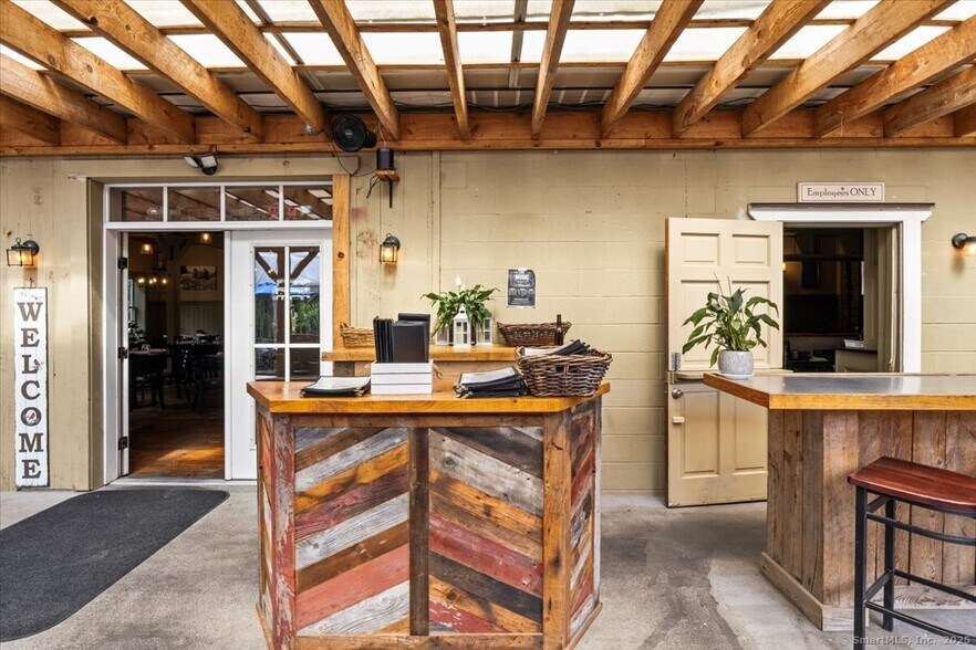 More Photos Of 511 Spielman Hwy, Burlington Flex For Sale