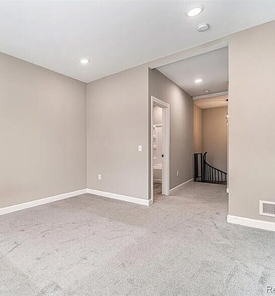 More Photos Of 1241 E Woodward Heights Blvd, Hazel Park Apartments For Sale