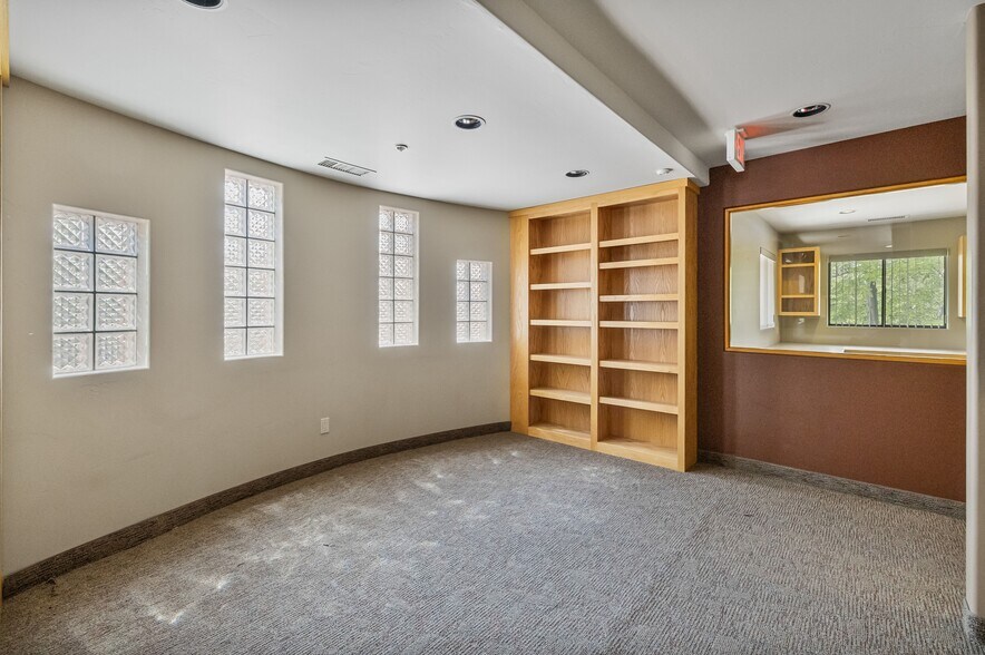 More Photos Of 75 Kallof Pl, Sedona Loft Creative Space For Lease