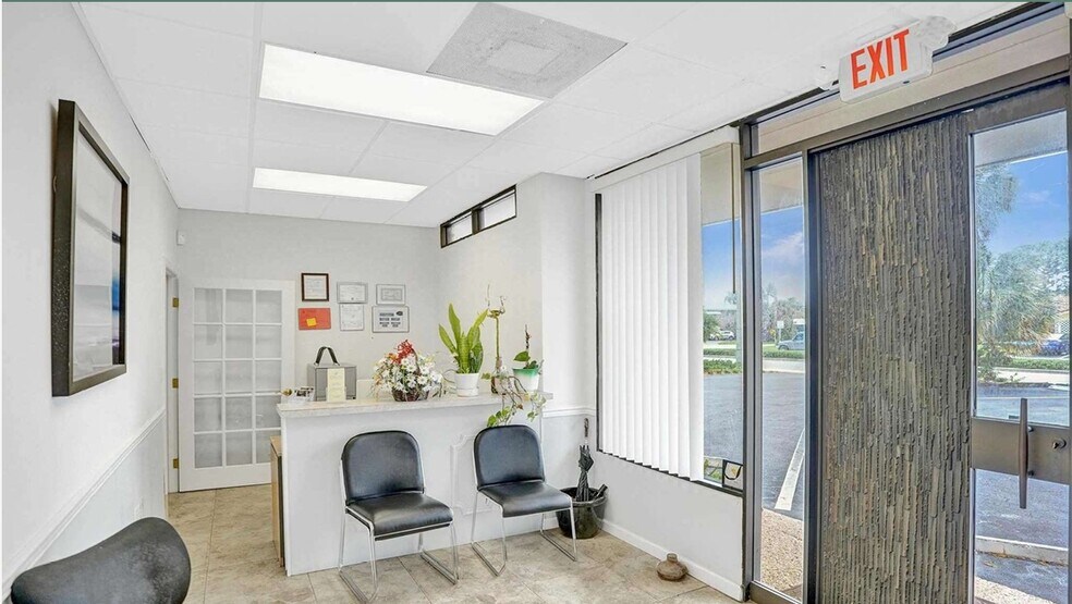 More Photos Of 2261 NE 36th St, Lighthouse Point Medical For Sale