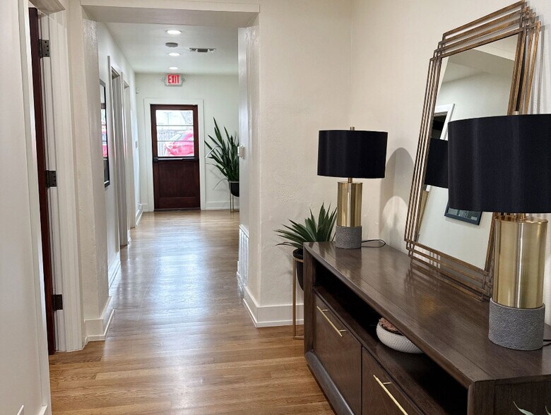 More Photos Of 322 Martinez St, San Antonio Office For Lease