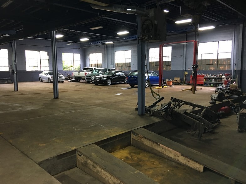 More Photos Of 175 Hague St, Rochester Warehouse For Lease