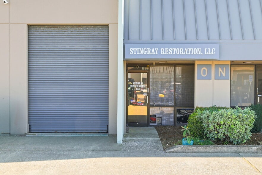 More Photos Of 580 Crespi Dr, Pacifica Warehouse For Sale