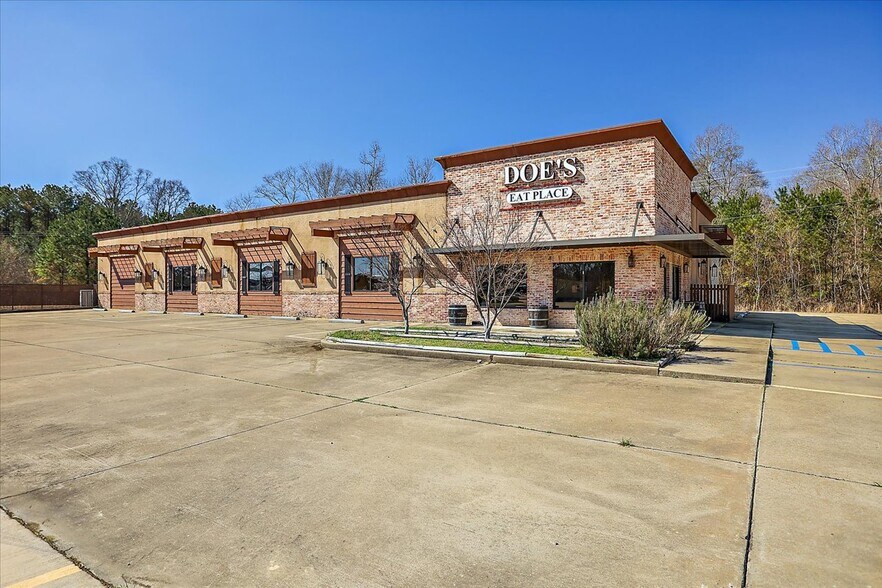 More Photos Of 15 Jackson Cir, Florence Restaurant For Sale