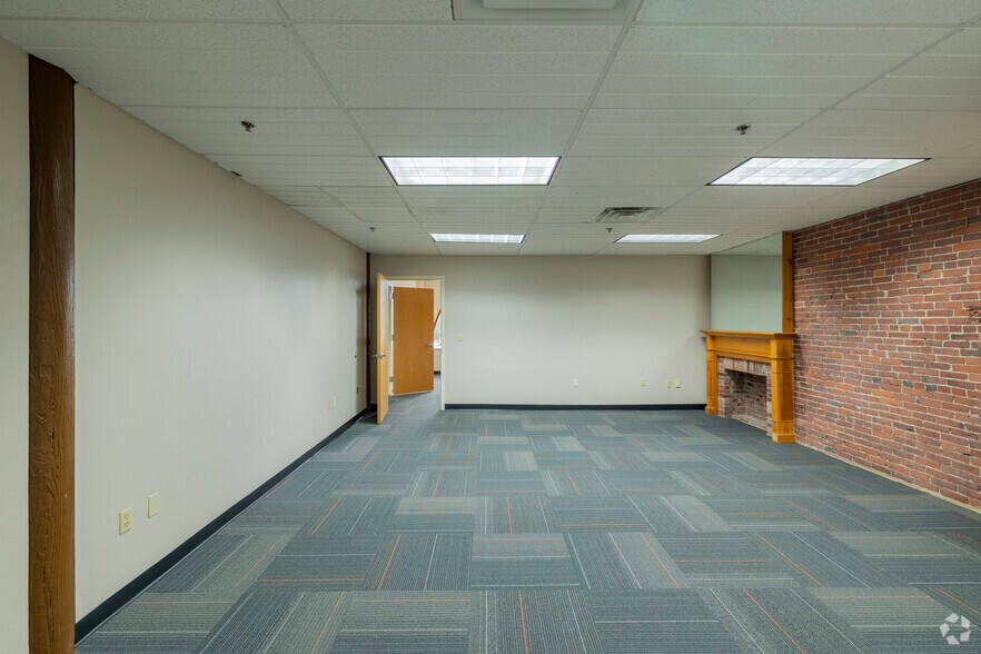 More Photos Of 977-1001 Elm St, Manchester Office For Lease