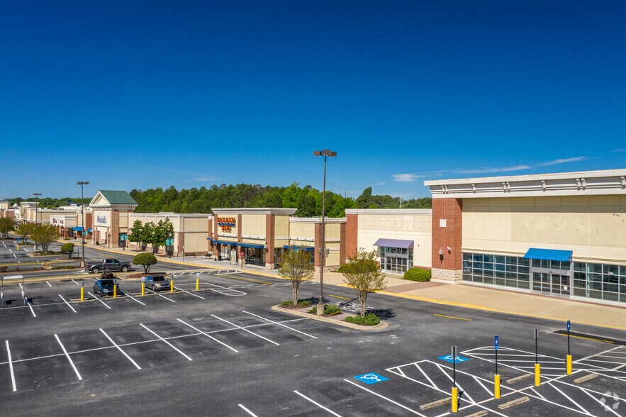 More Photos Of 5555 Whittlesey Blvd, Columbus General Retail For Lease