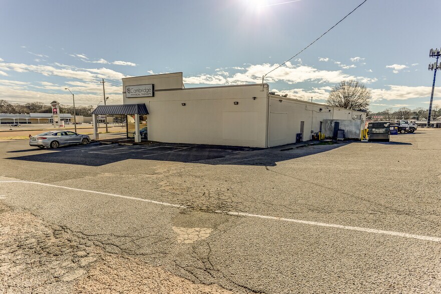 More Photos Of 3265-3277 Austin Peay Hwy, Memphis Unknown For Lease