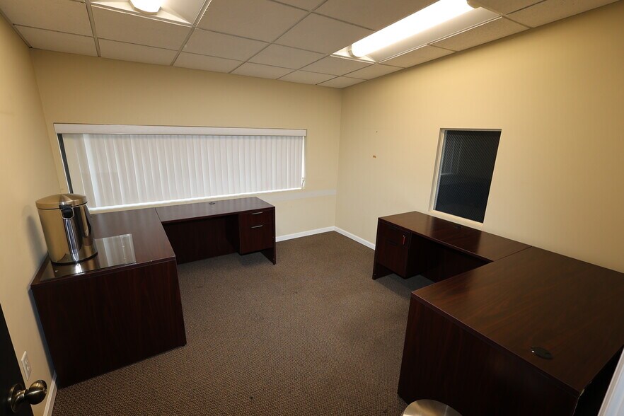 More Photos Of 23119 US Highway 33, Elkhart Storefront For Lease