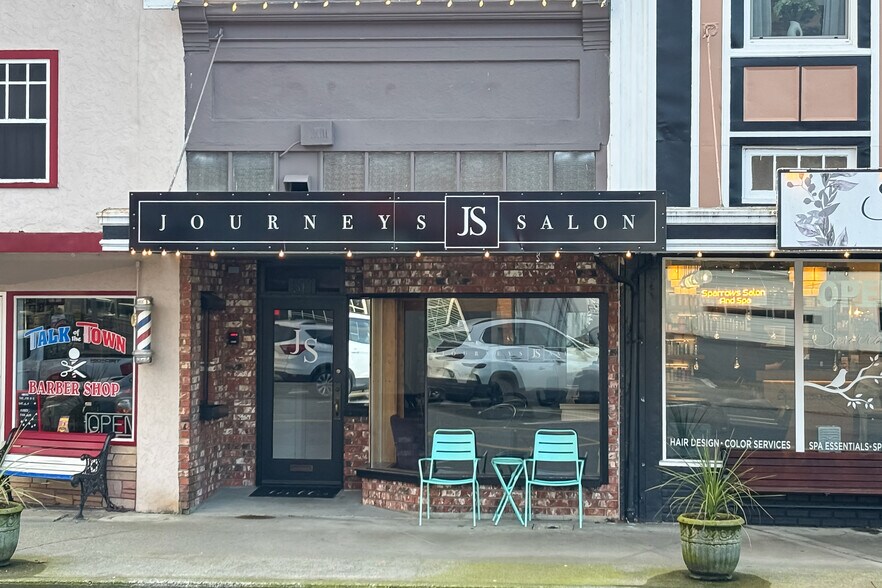 More Photos Of 511 Front St, Lynden General Retail For Sale