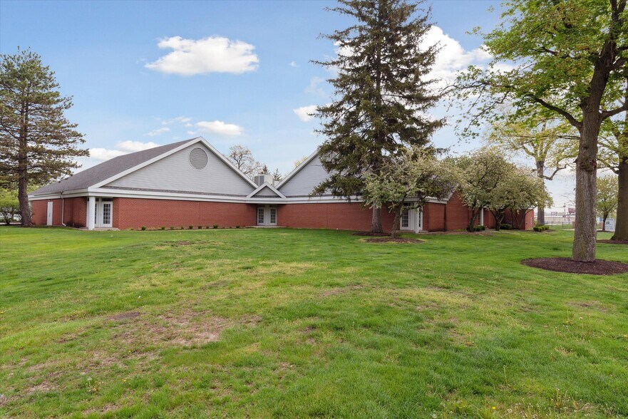 More Photos Of 3740 W Sylvania Ave, Toledo Medical For Sale