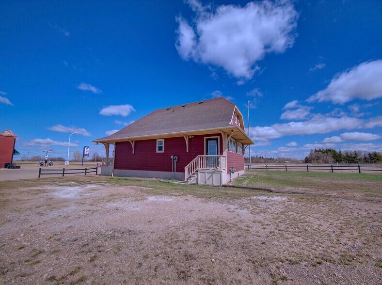 More Photos Of 5015 50 St, Chipman General Retail For Sale