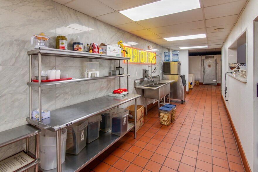 More Photos Of 542-546 S Telegraph Rd, Monroe Restaurant For Sale