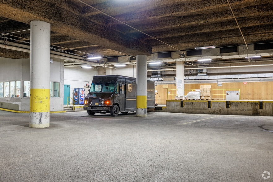 More Photos Of 441 S Salina St, Syracuse Office For Lease