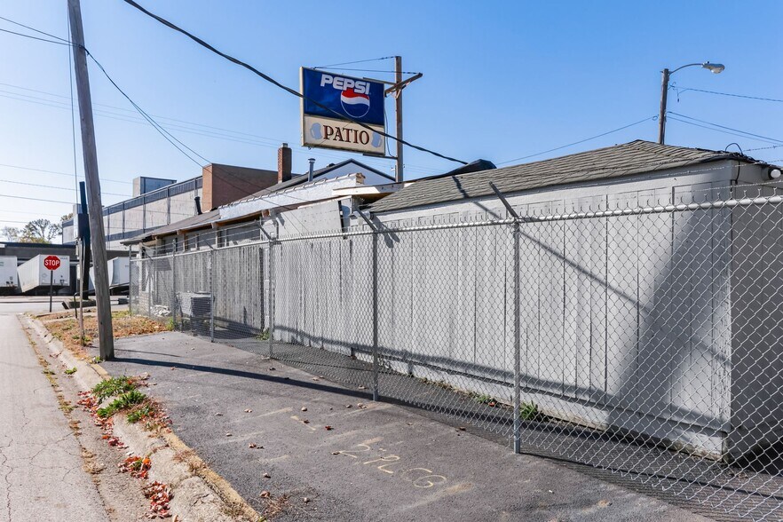 More Photos Of 1662 W Mound St, Columbus Restaurant For Sale