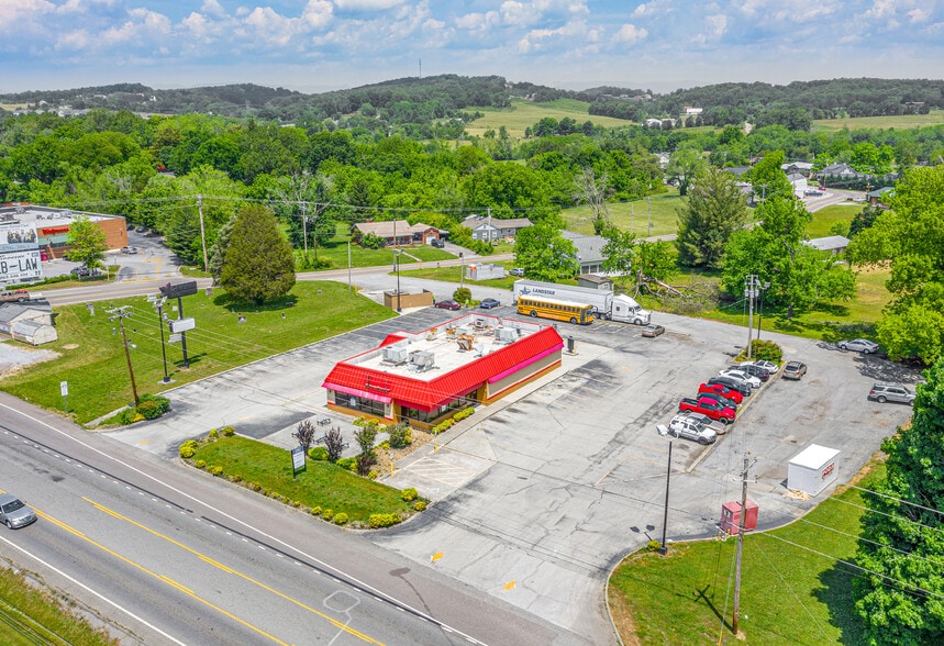 More Photos Of 7762 Oak Ridge Hwy, Knoxville Fast Food For Lease