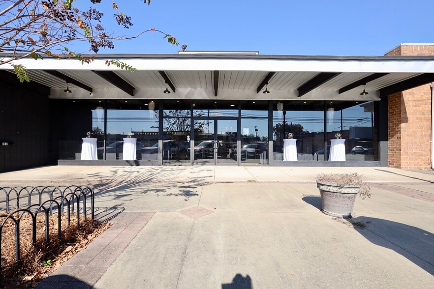 More Photos Of 180 S Macon St, Jesup Storefront Retail Office For Sale