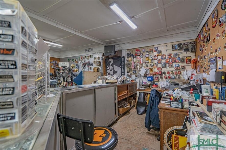 More Photos Of 895 W Highway 80, Eden General Retail For Sale