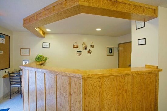 More Photos Of 711 N Center St, Shelbina Hotel For Sale