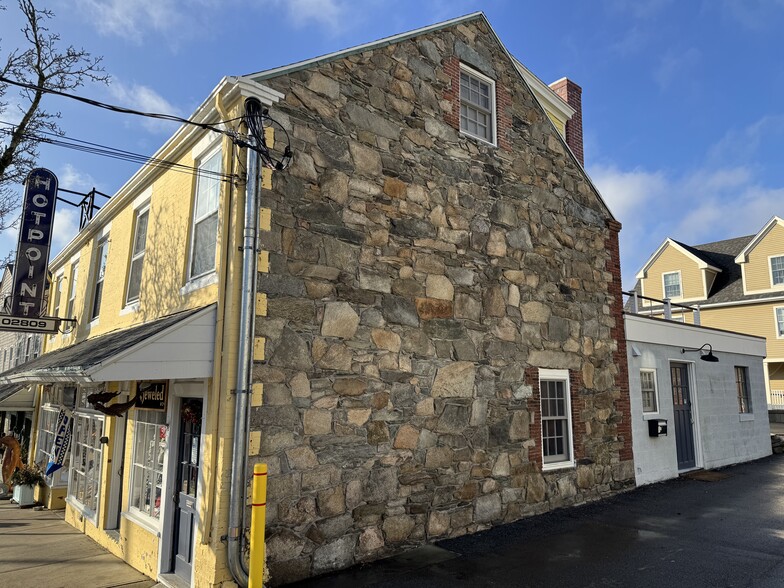 Primary Photo Of 39 State St, Bristol Storefront Retail Residential For Lease