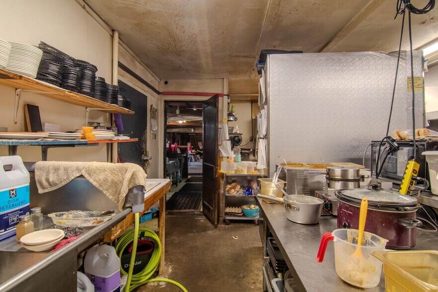 More Photos Of 18400 E B Hwy, Sheldon Flex For Sale