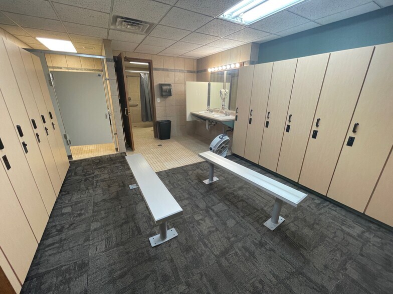 More Photos Of 4240 Hickory Ln, Sioux City Office For Lease